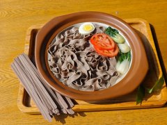 <b>健康美食新宠：从挂面到面包的健康革新</b>